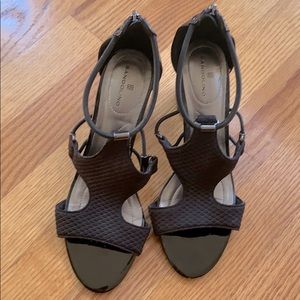 Bandolino stretchy black fabric sandals w/patent leather zipper back heel